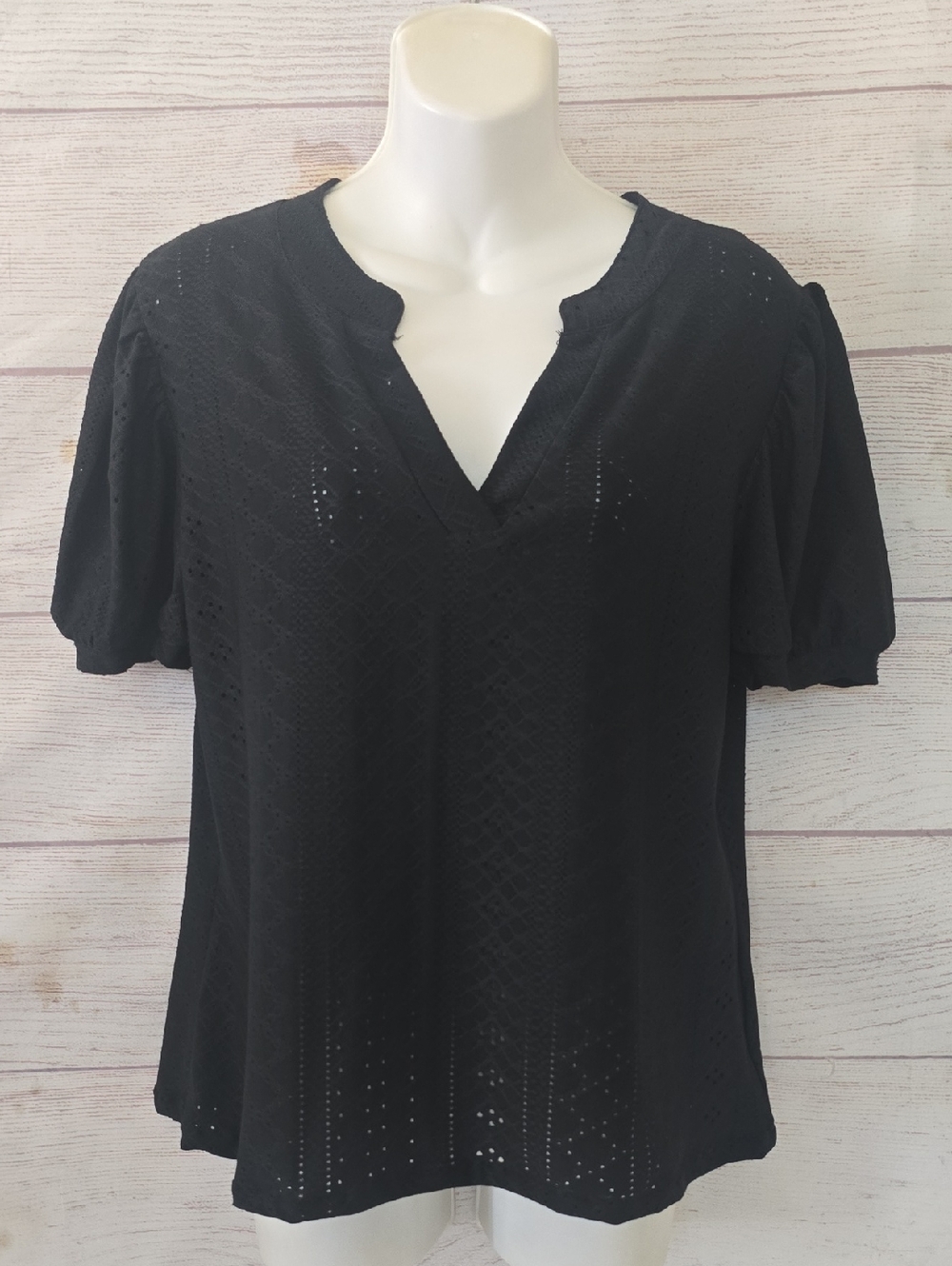 Black Eyelet V‑Neck Puff Sleeve Top Sz Large